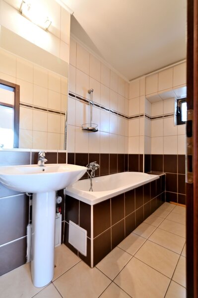 Piata Unirii 12, Fantani, Centrul Civic, Mitropolie, Palatul Parlamentului