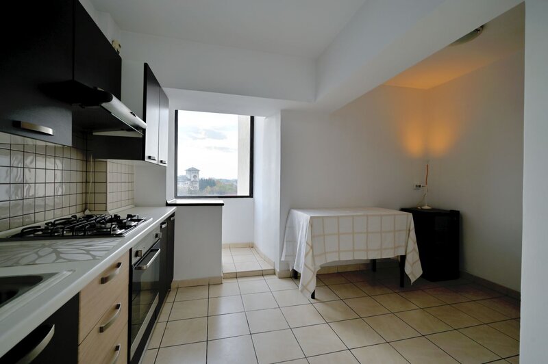 Piata Unirii 12, Fantani, Centrul Civic, Mitropolie, Palatul Parlamentului