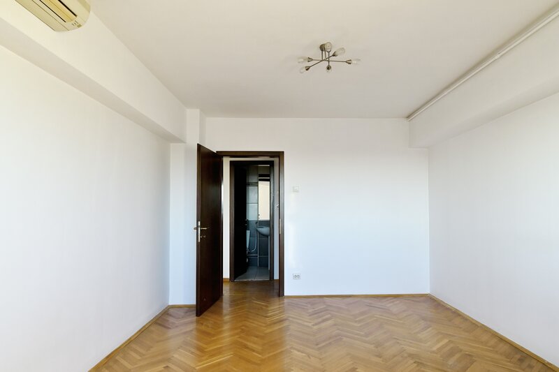 Piata Unirii 12, Fantani, Centrul Civic, Mitropolie, Palatul Parlamentului